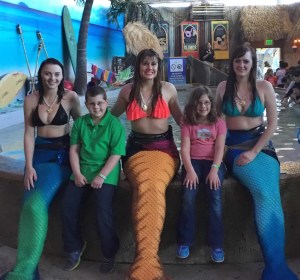 SB2015 - Aquarium Mermaids